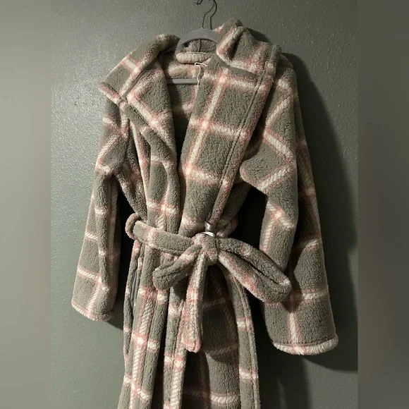 Berkshire Homewear Bathrobe NWT - Picture 3 of 4